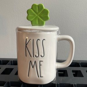 Rae Dunn - KISS ME - topper mug